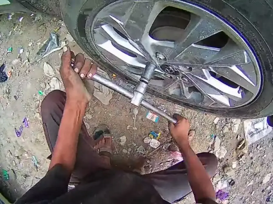 Auto repair video dataset. Collection recording still.